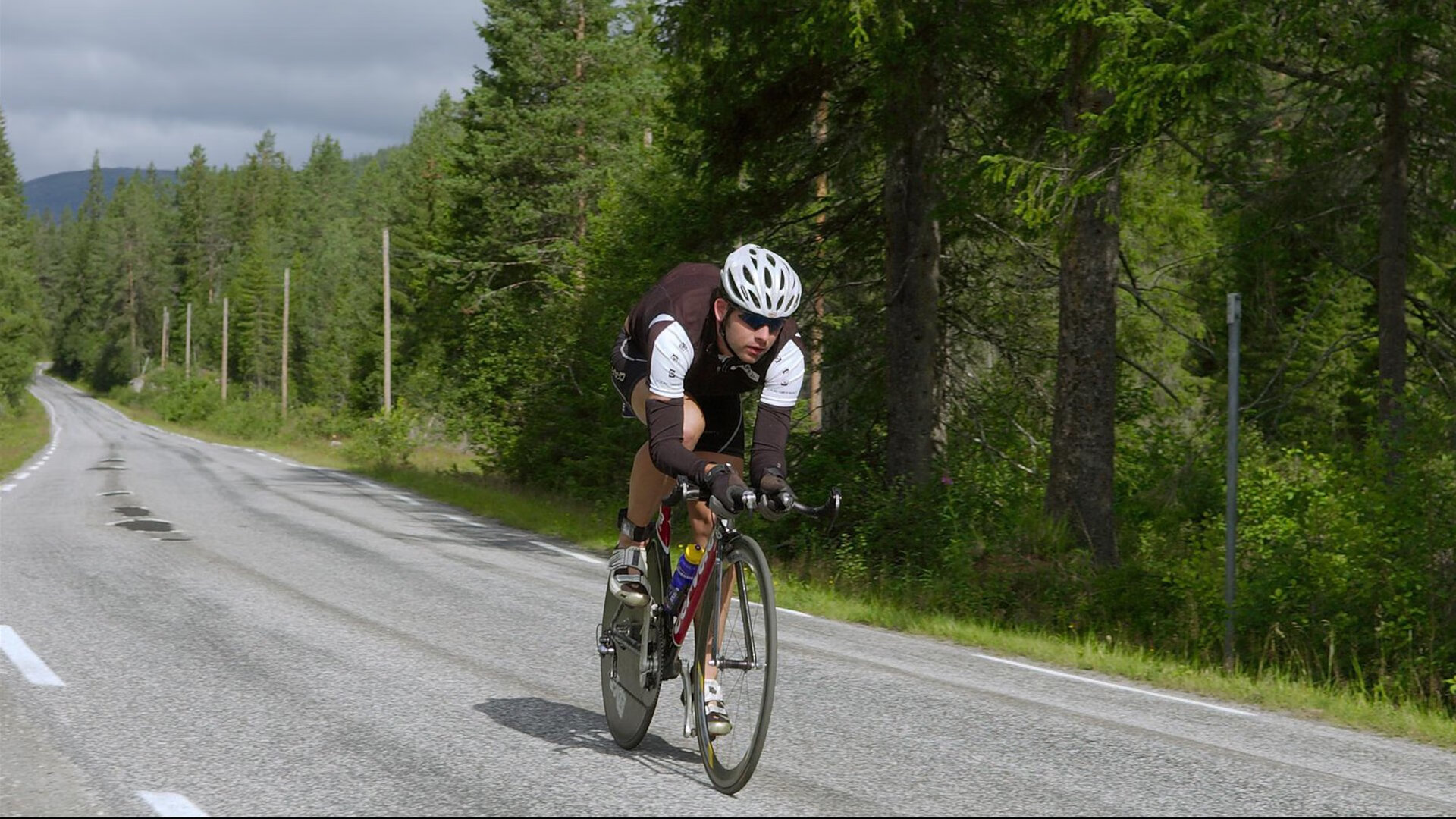 倒三角中场稳定控球节奏，倒三角传球算不算越位