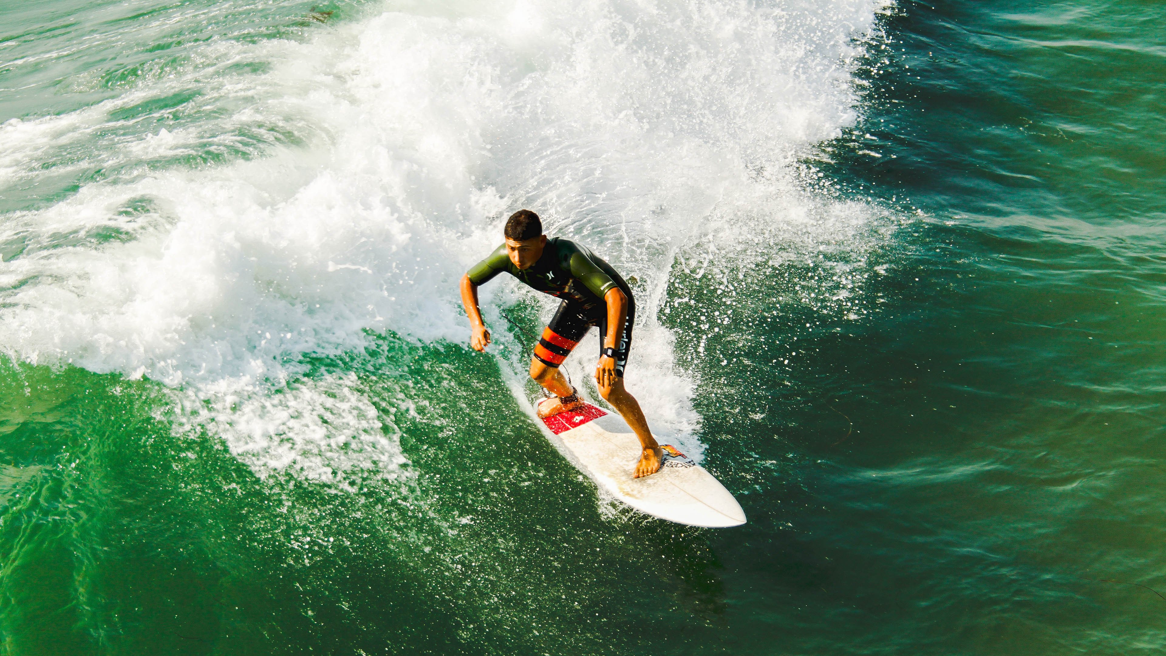 开云体育APP下载-乔治反跑接球空切完成暴扣，乔治扣篮
