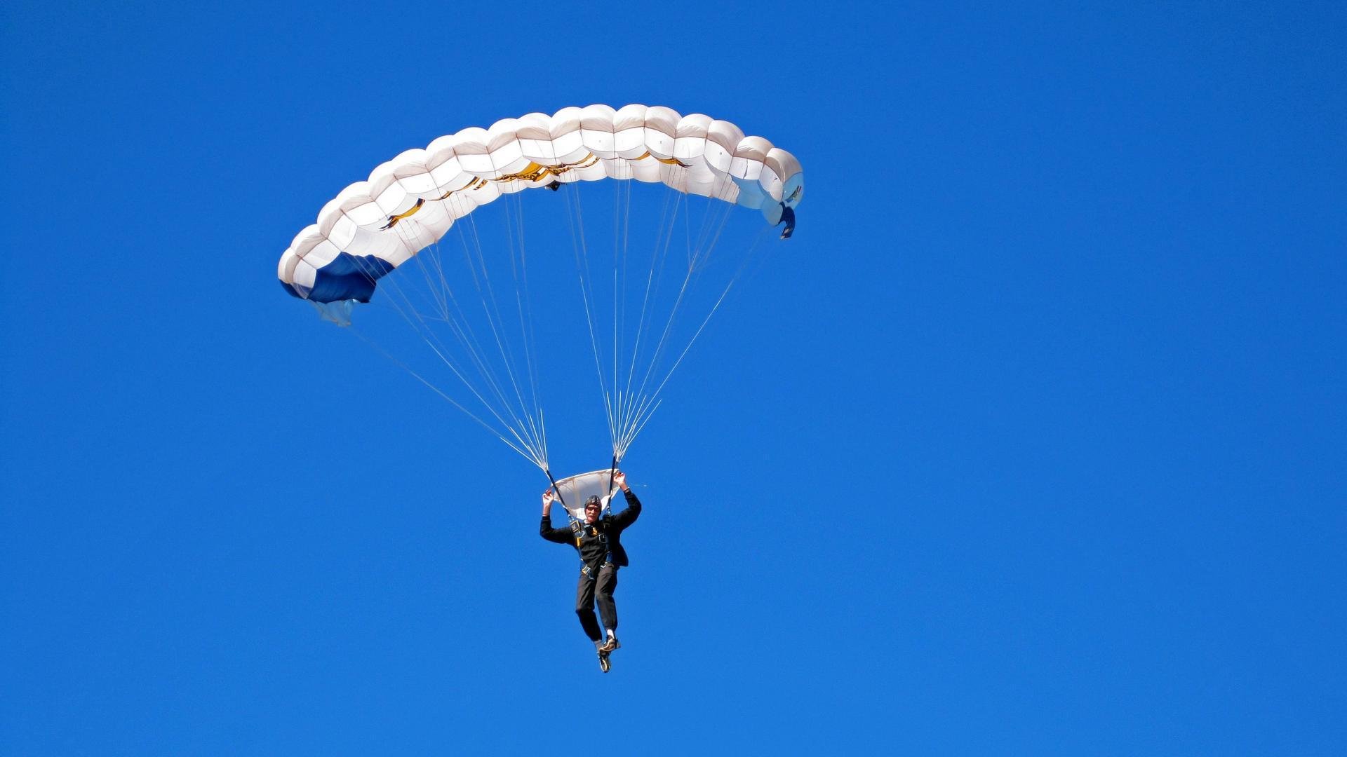 大型电竞赛事的后勤保障：安全、交通与场馆管理全景盘点，电竞比赛现场布置